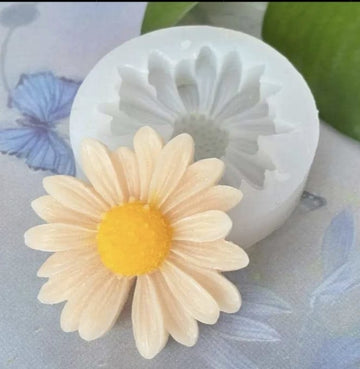 Daisy candle mould A