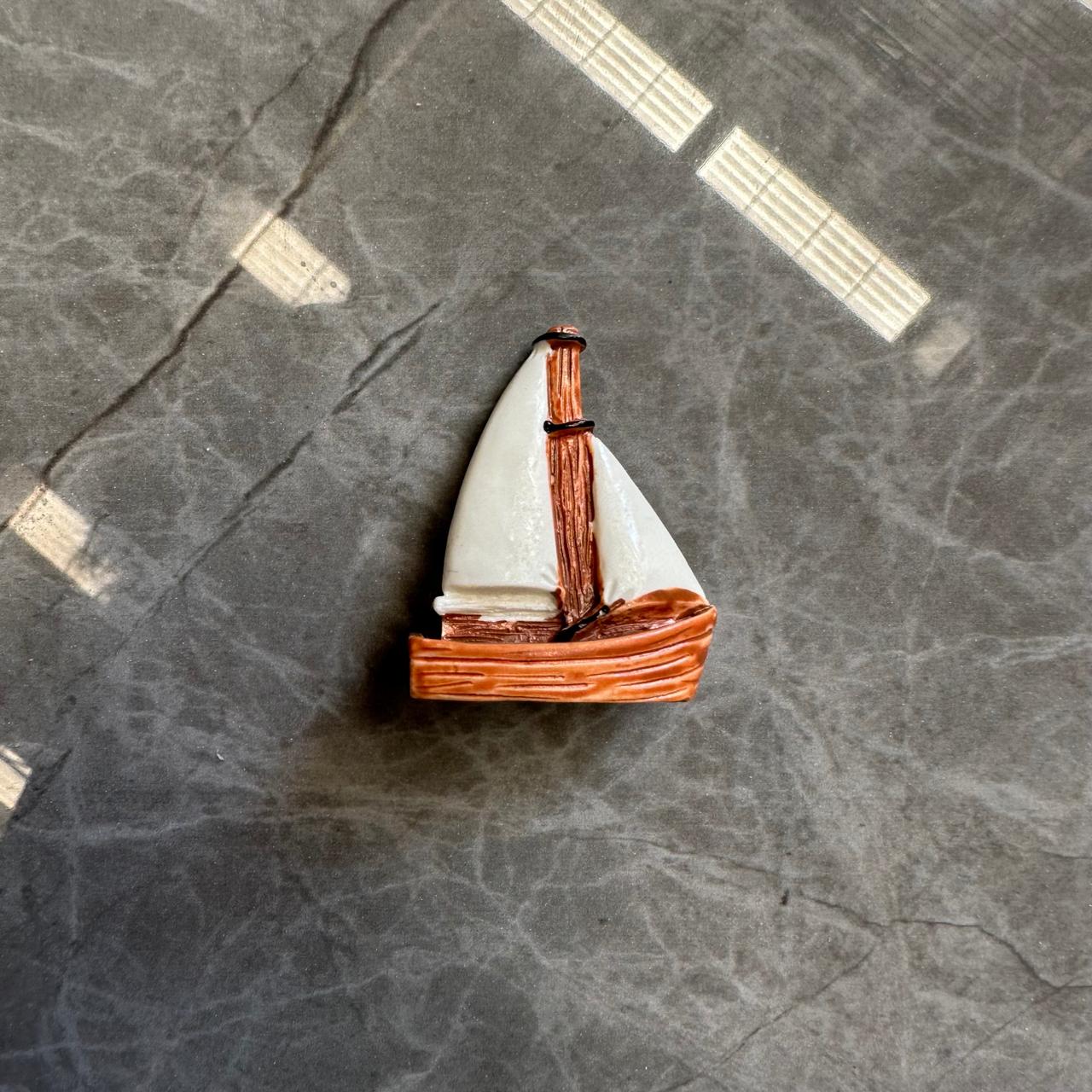 Boat miniature