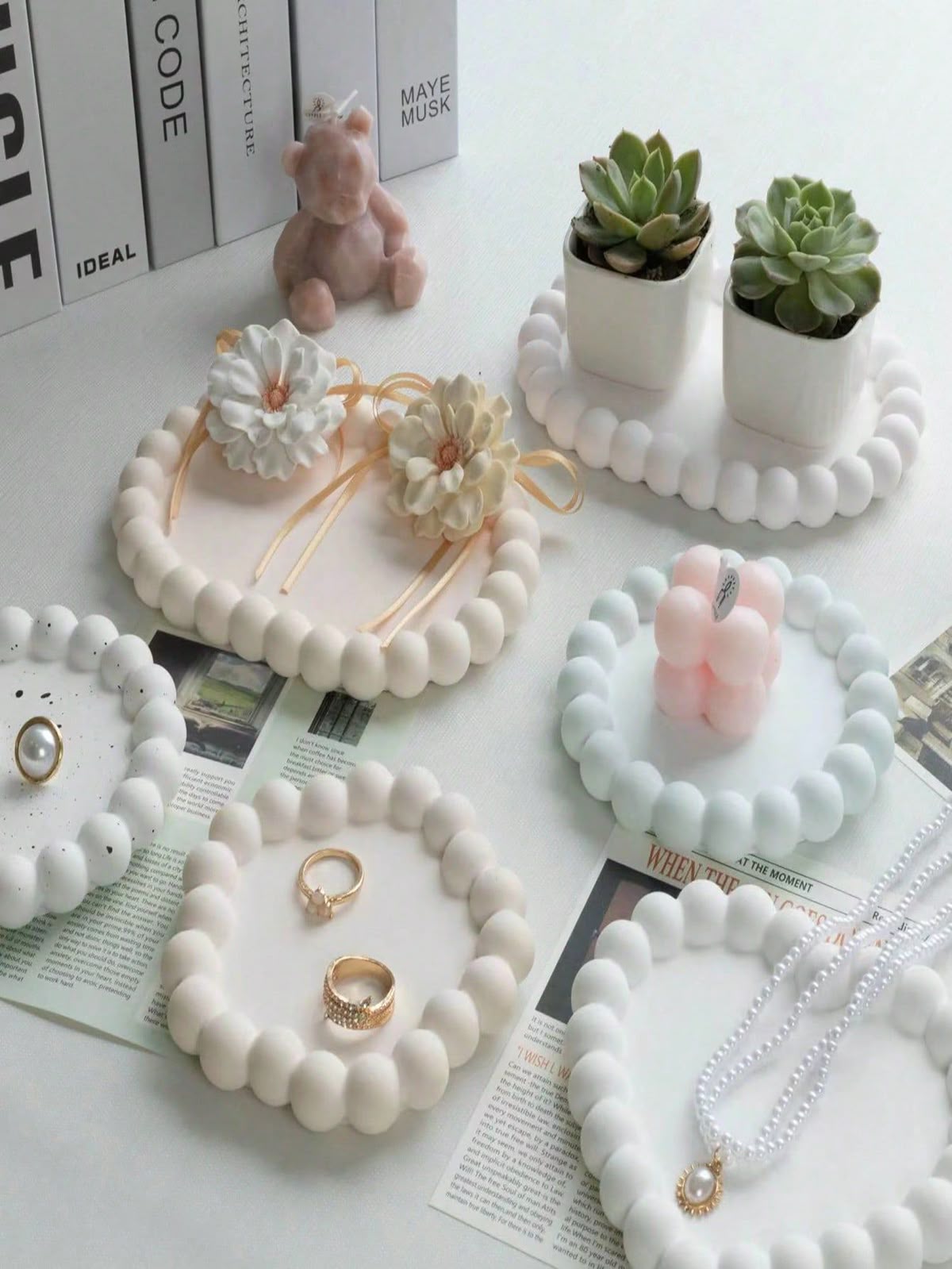 Flower shape with bubble border mould