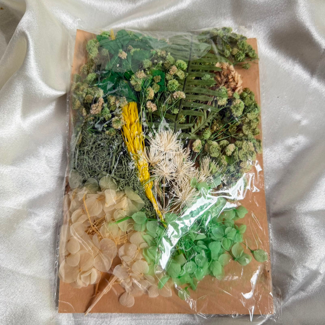 Dry flower pack green