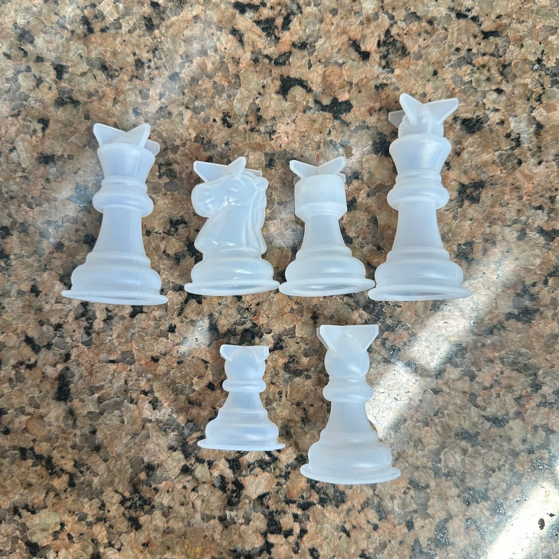 16 in 1 set chess game pieces mould