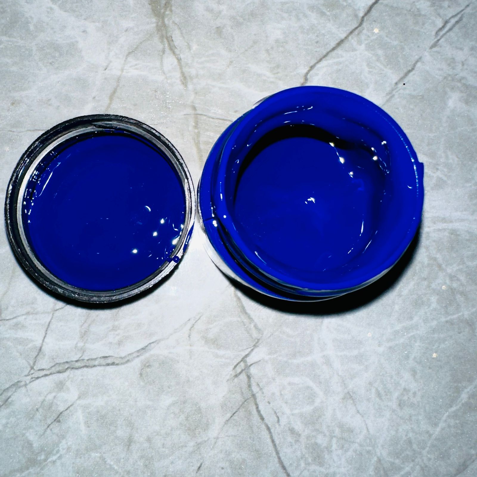 Translucent blue pigment