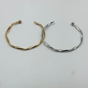 Twist bracelet