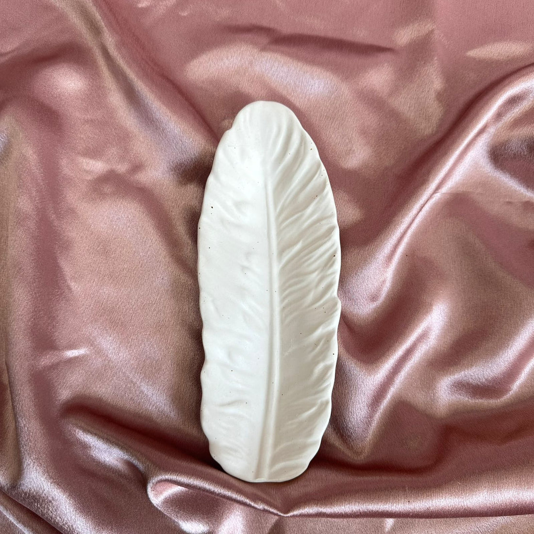 Feather concrete tray