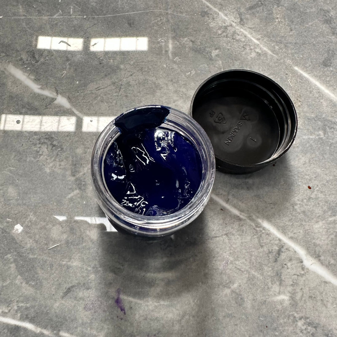 Blue translucent pigment