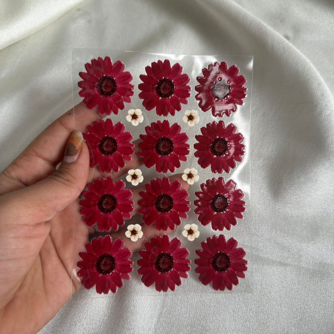 Maroon daisy flower peel off sticker