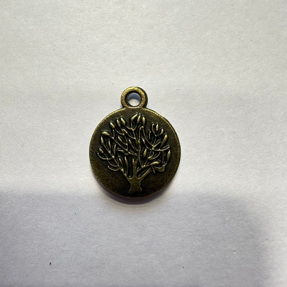 Vintage bezel round tree