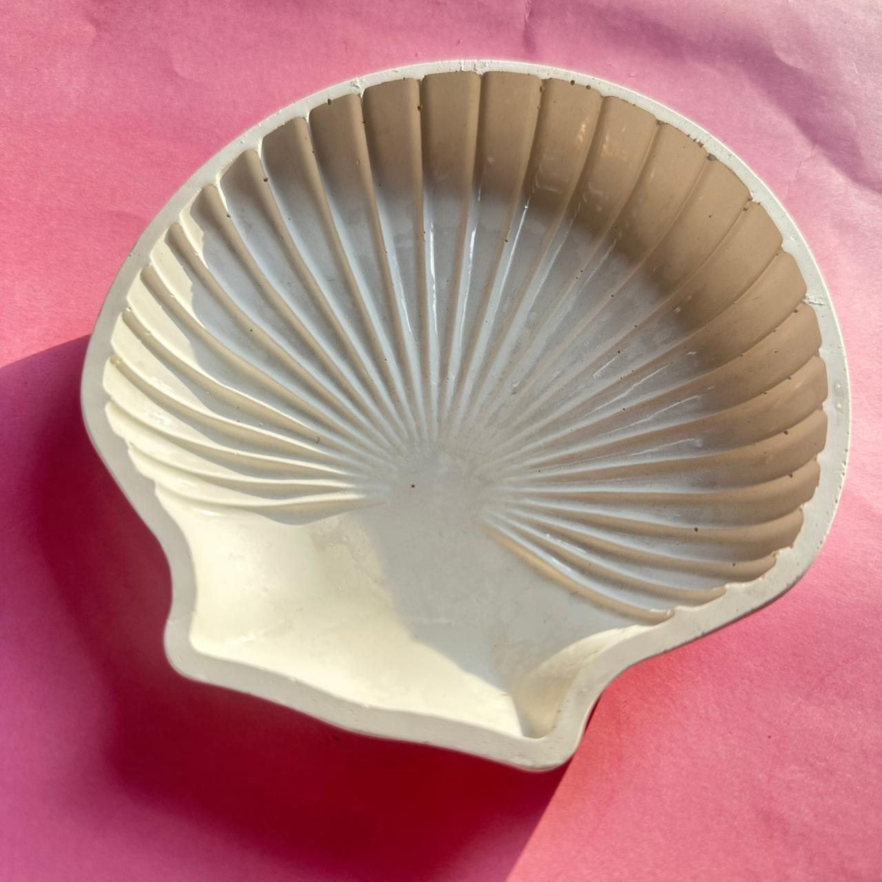 Shell candle holder