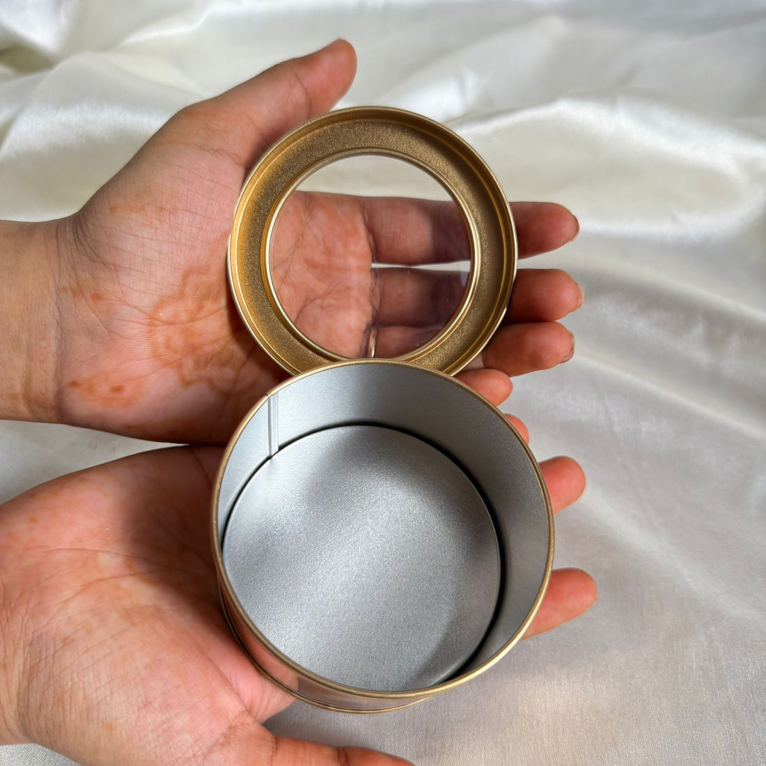 Round candle tin