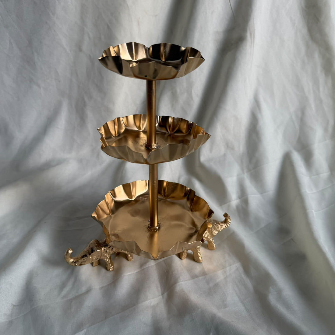 3 tier urli with elephant