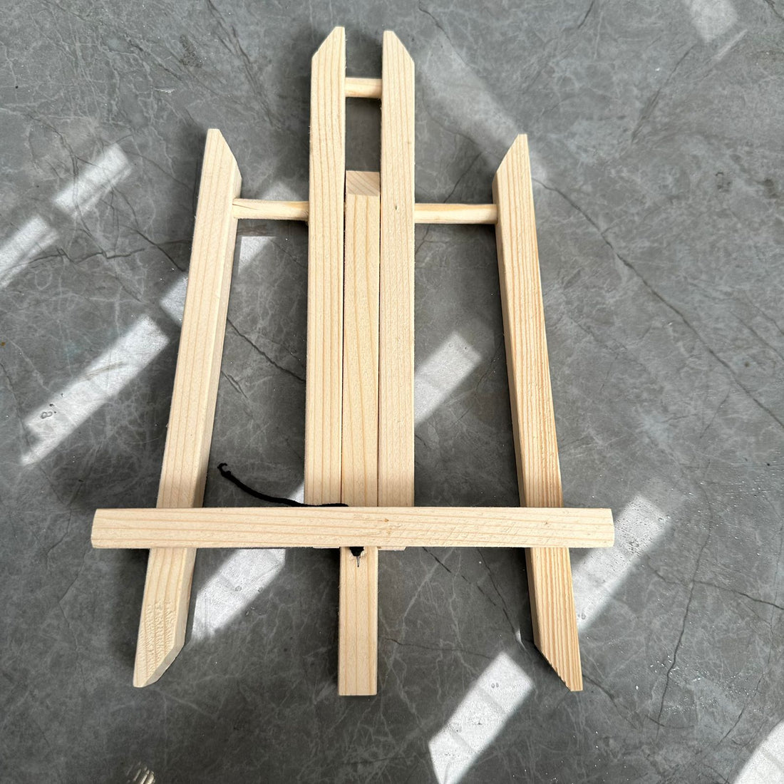 12 inch wooden easel stand