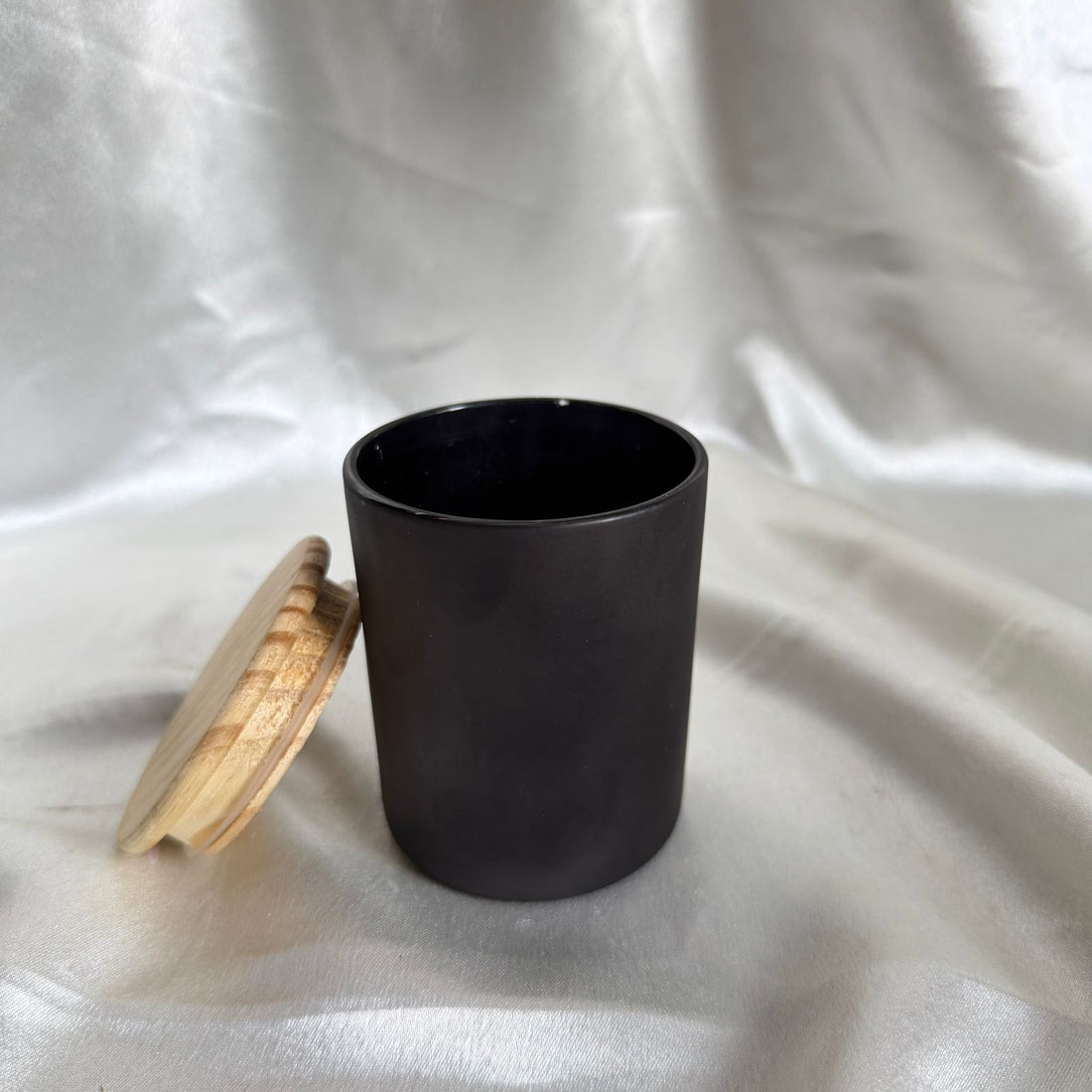 Wooden lid matte black jar
