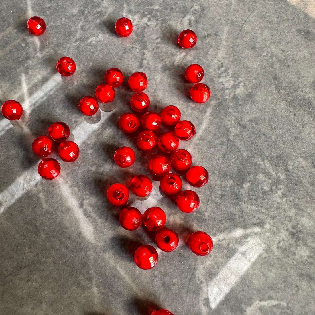 Round beads red