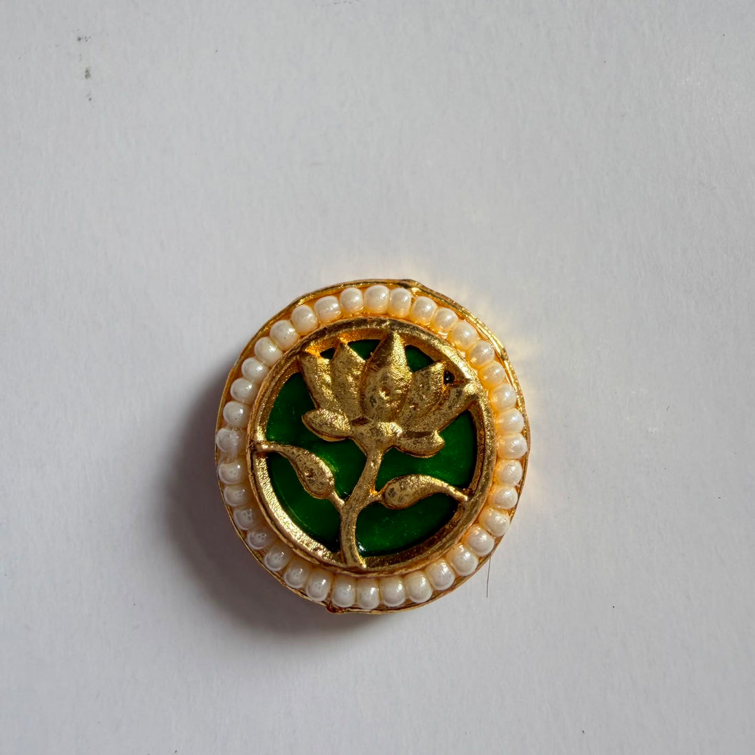 Round Kundan rakhi charm 002
