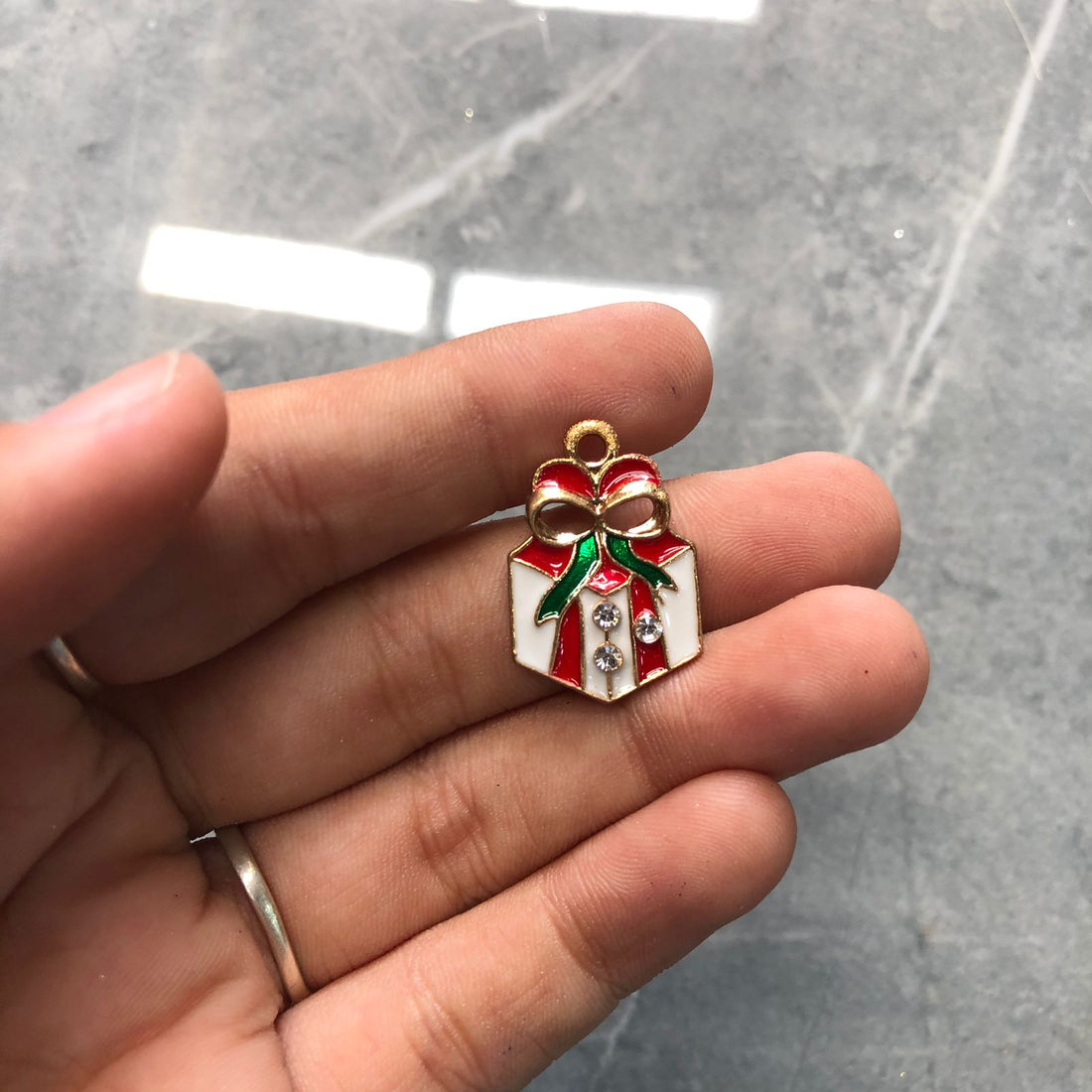 Christmas giftbox charm