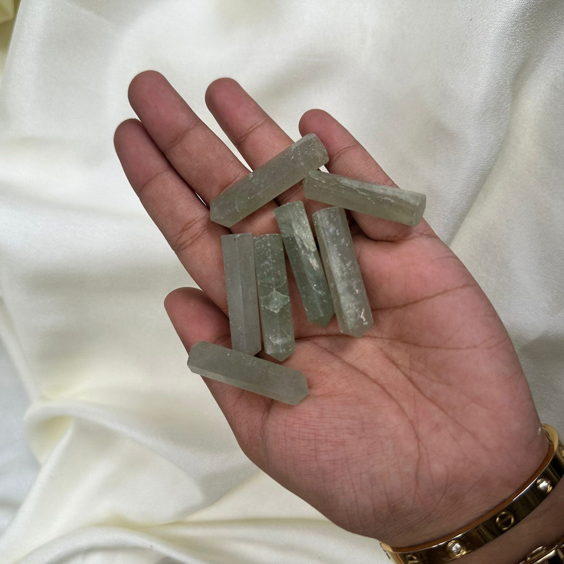 Greenish white pointers