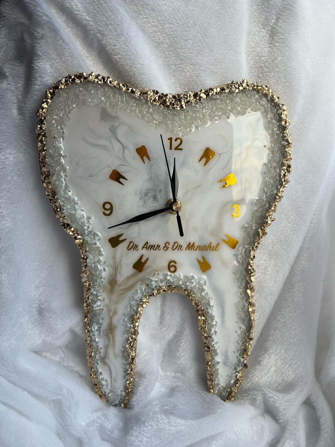 Tooth shape clock set