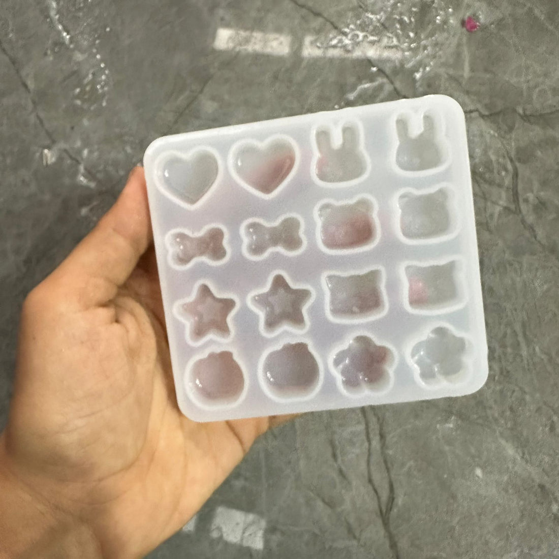 16 in 1 charm mould