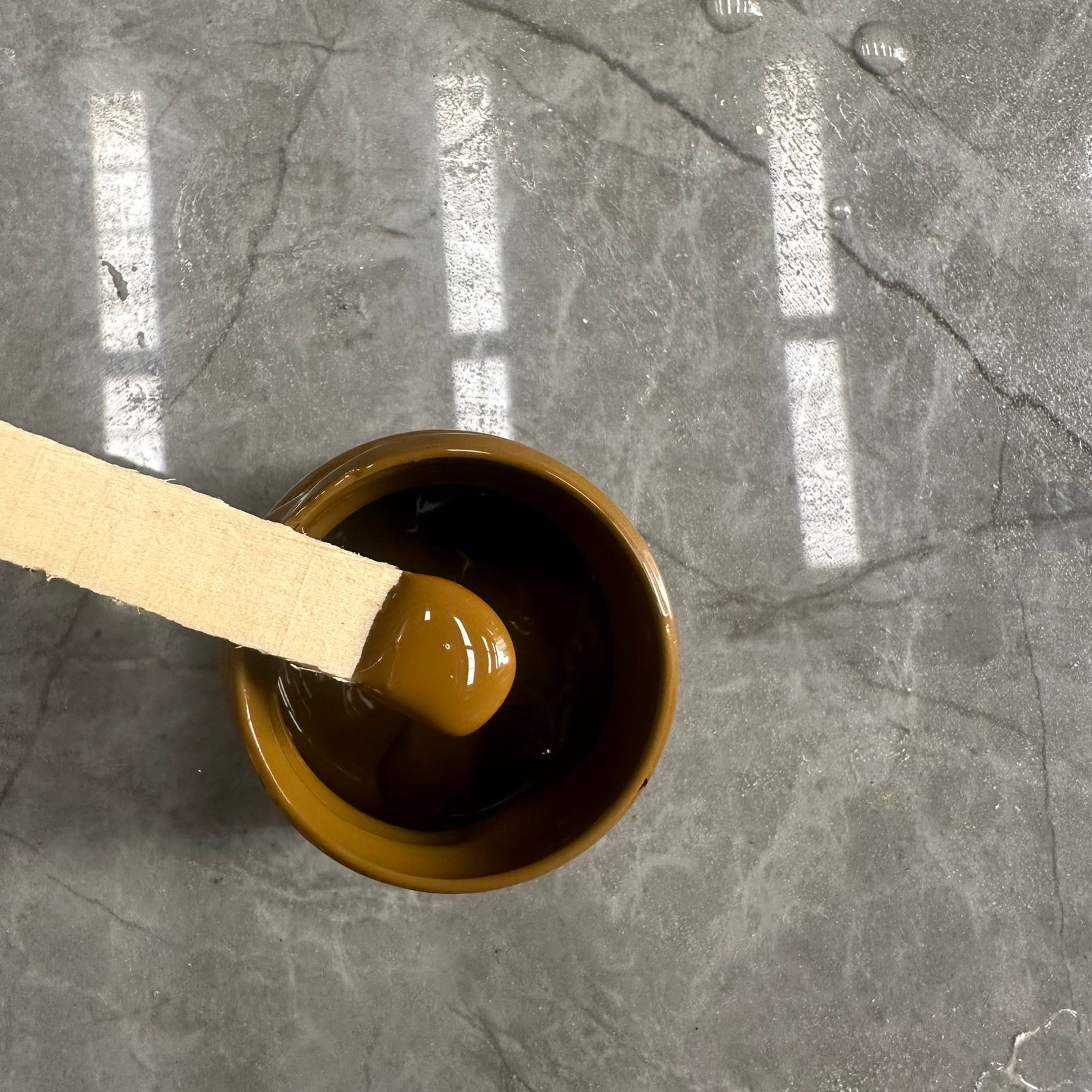 Golden brown opaque pigment