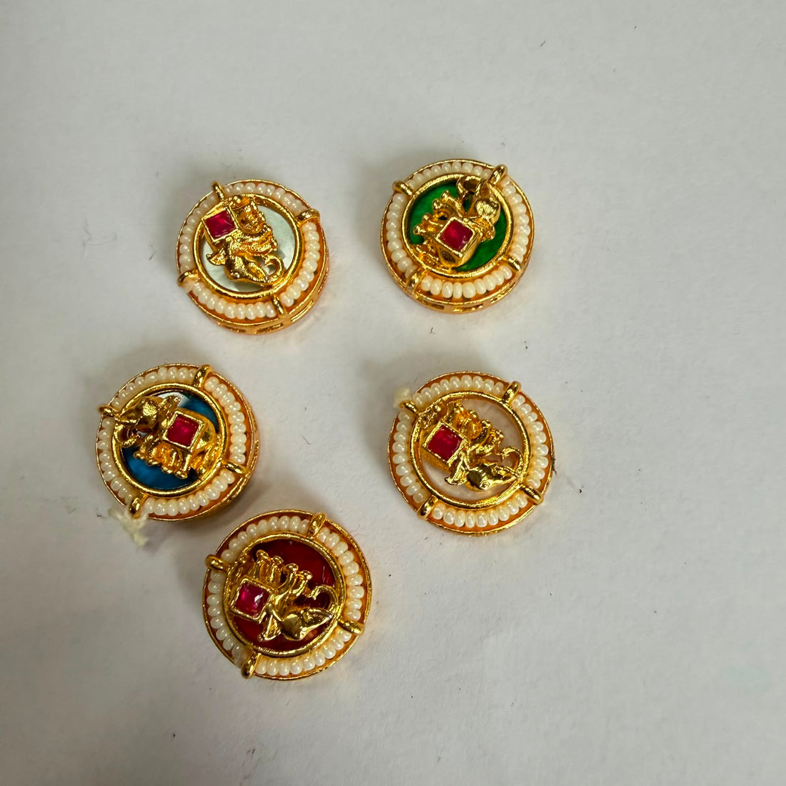 Round elephant kundan charm