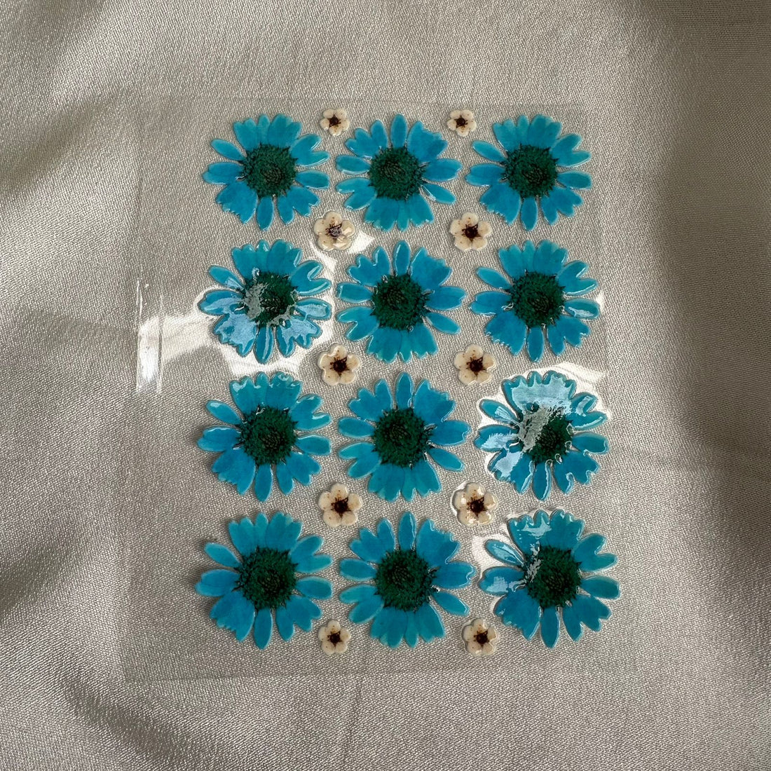 Light blue daisy flower peel off sticker