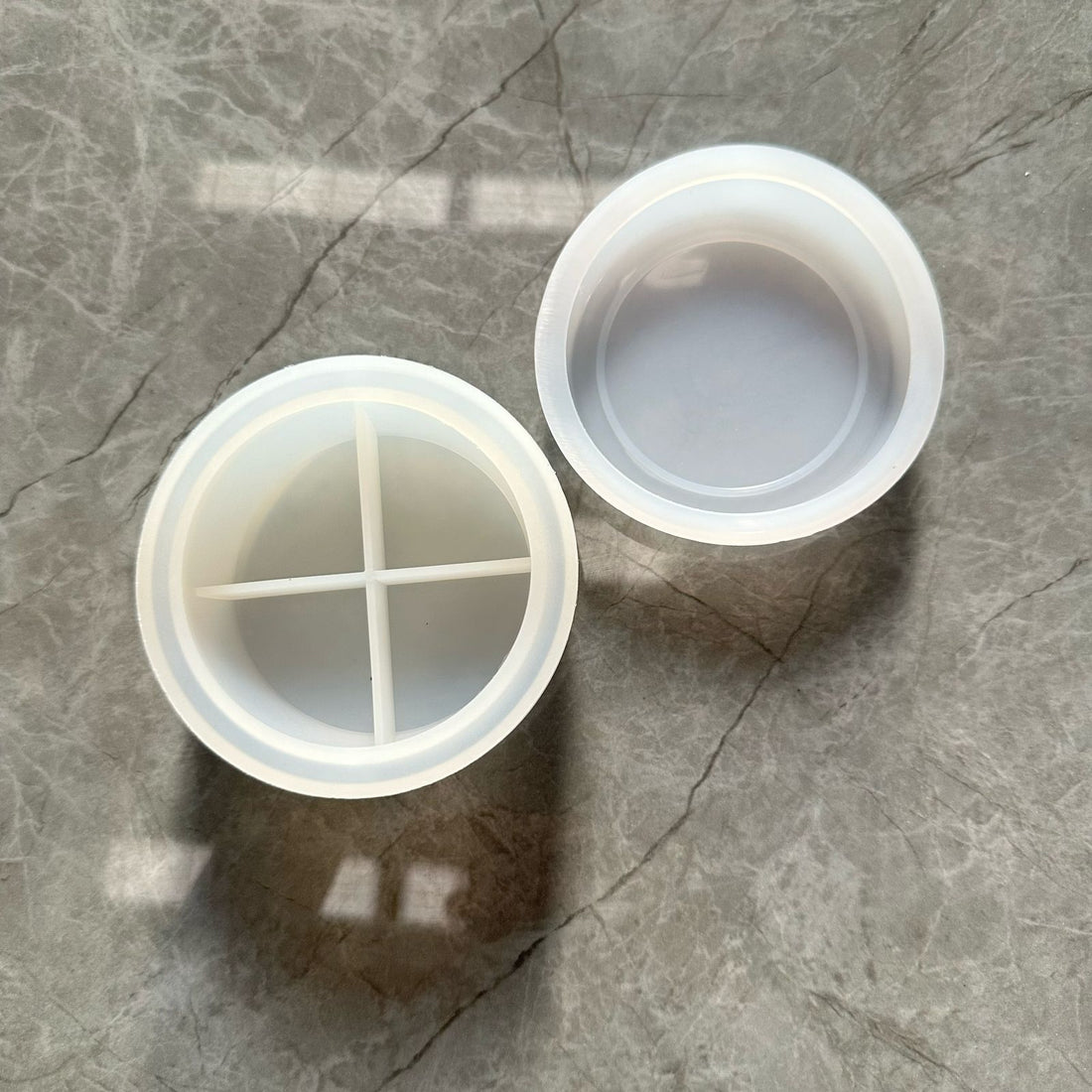 Round storage with lid mould