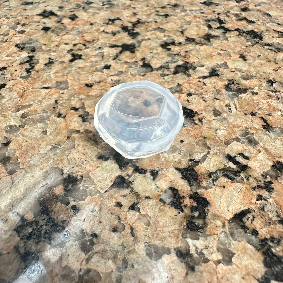 3d diamond paper weight & candle mould 40mm