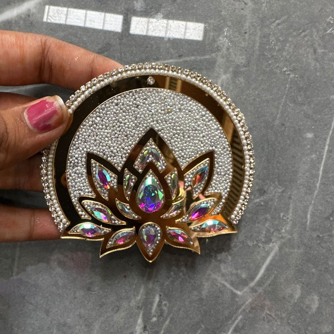 Holographic lotus cutout