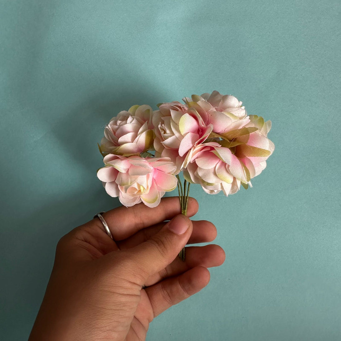 Artificial flower pink-cream