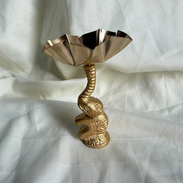 Elephant with diya urli 001