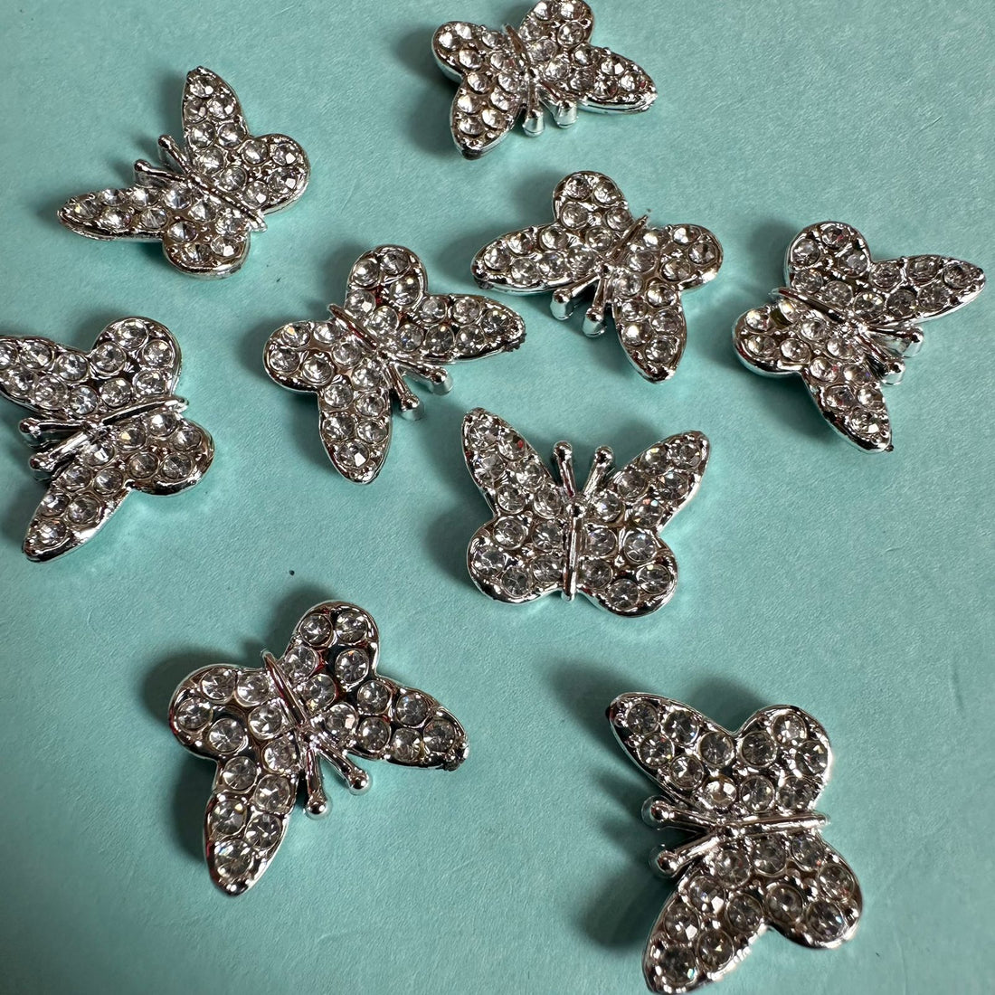 Silver Pearl Embellished broach 013