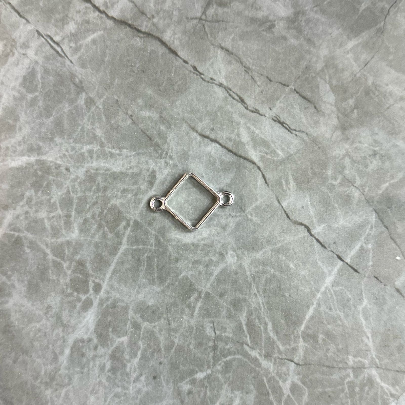 Rakhi bezel small square