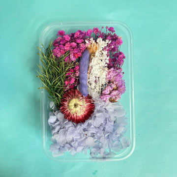 Dry flower box purple