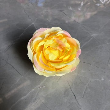 Yellow rose flower