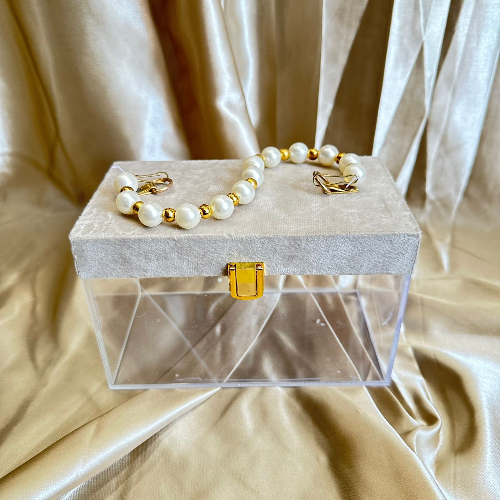 Designer acrylic box cream