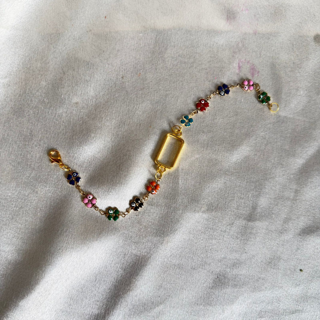 Rakhi bezel bracelet 008