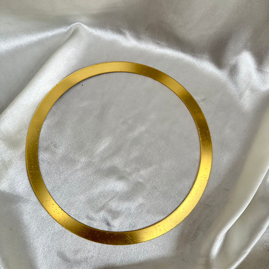 Gold acrylic border ring 17 cms B