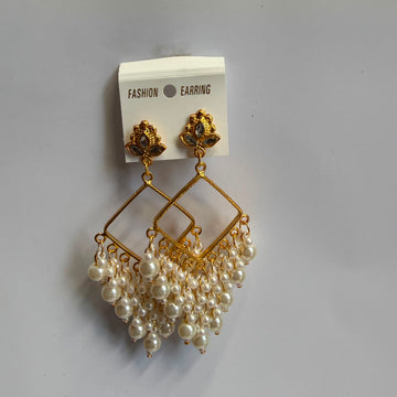 Chandbali jumkha base white