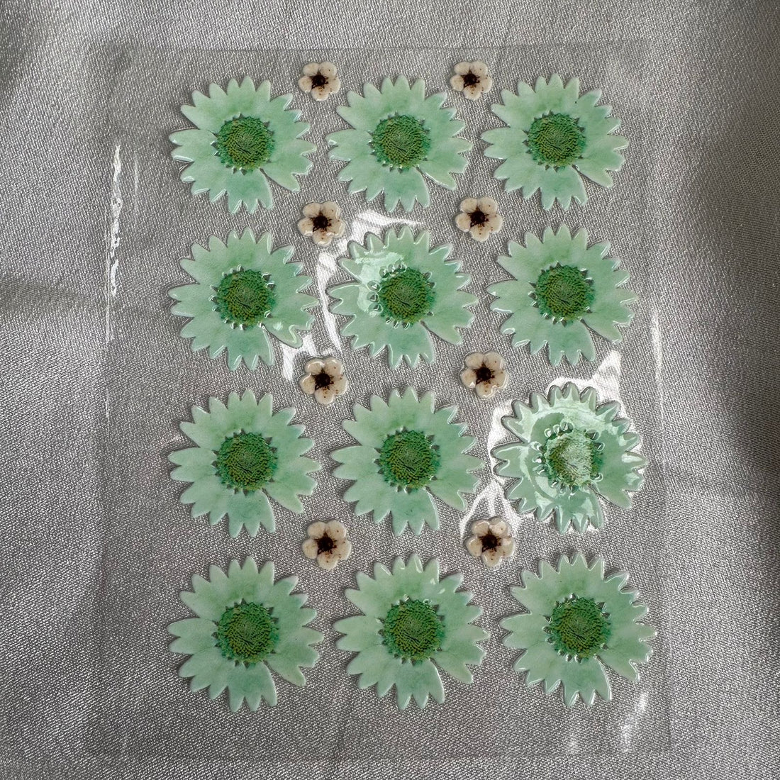 Light Green daisy flower peel off sticker
