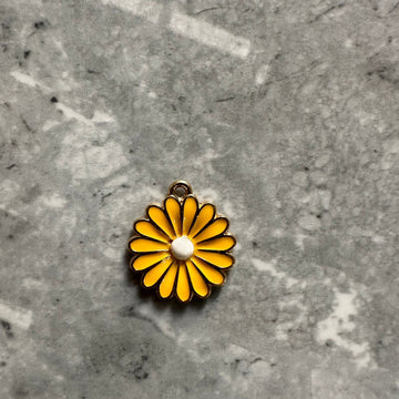 Yellow daisy charm