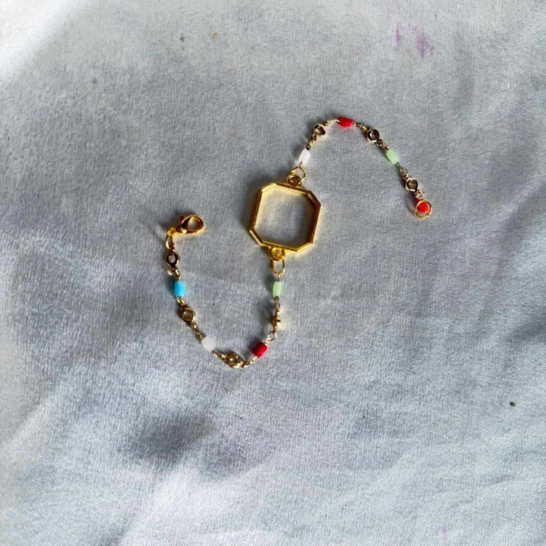 Rakhi bezel bracelet 007