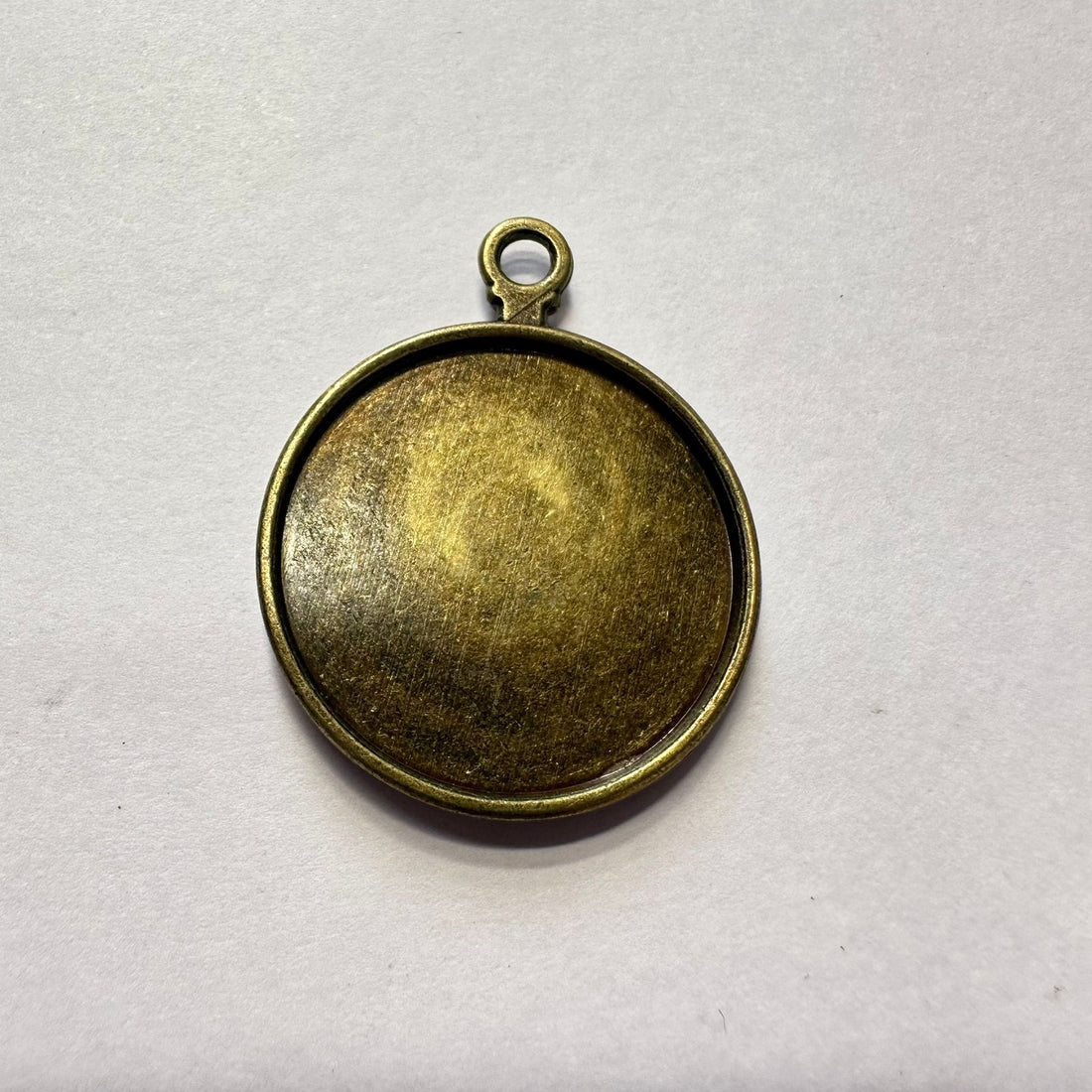 Vintage bezel round clock