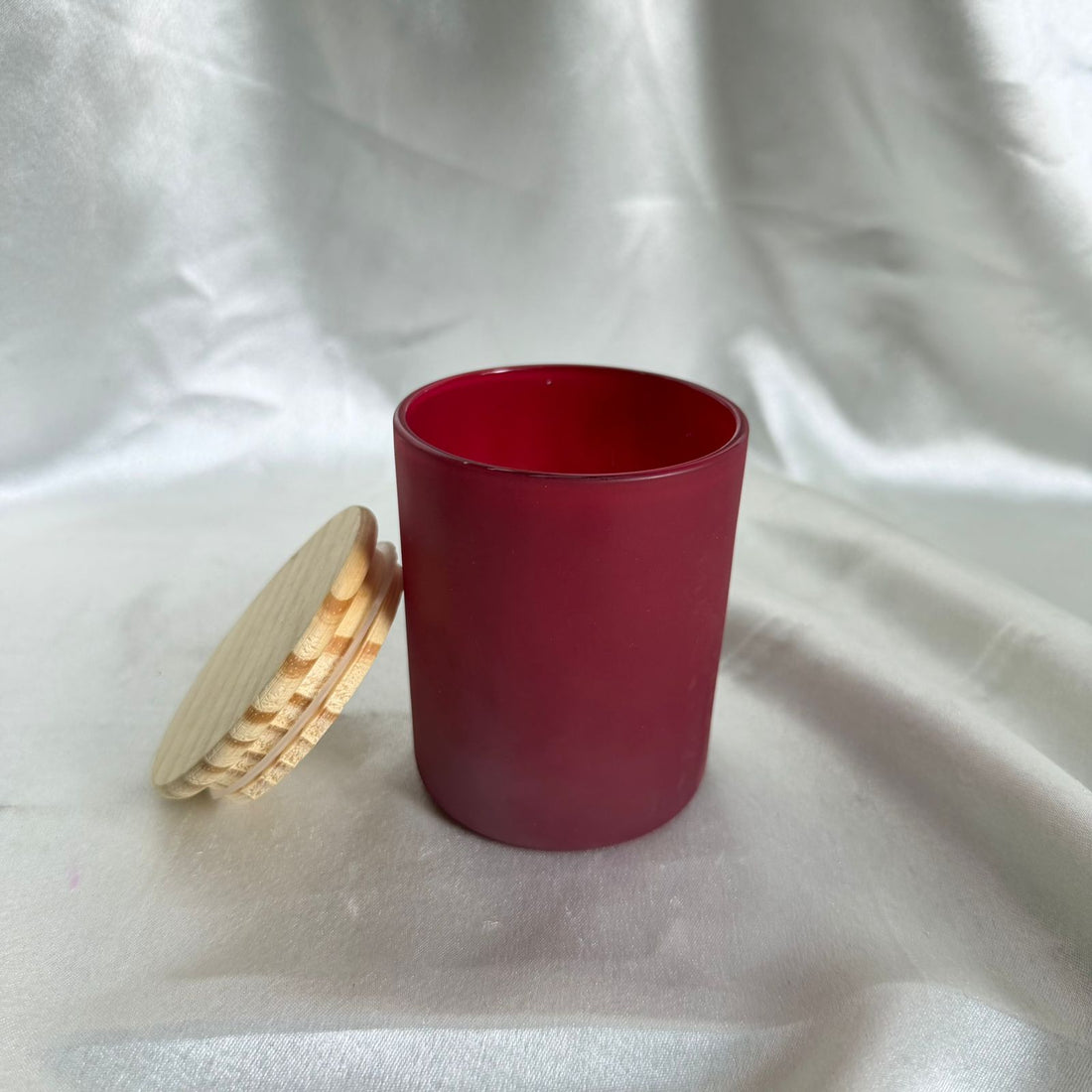 Wooden lid matte red jar
