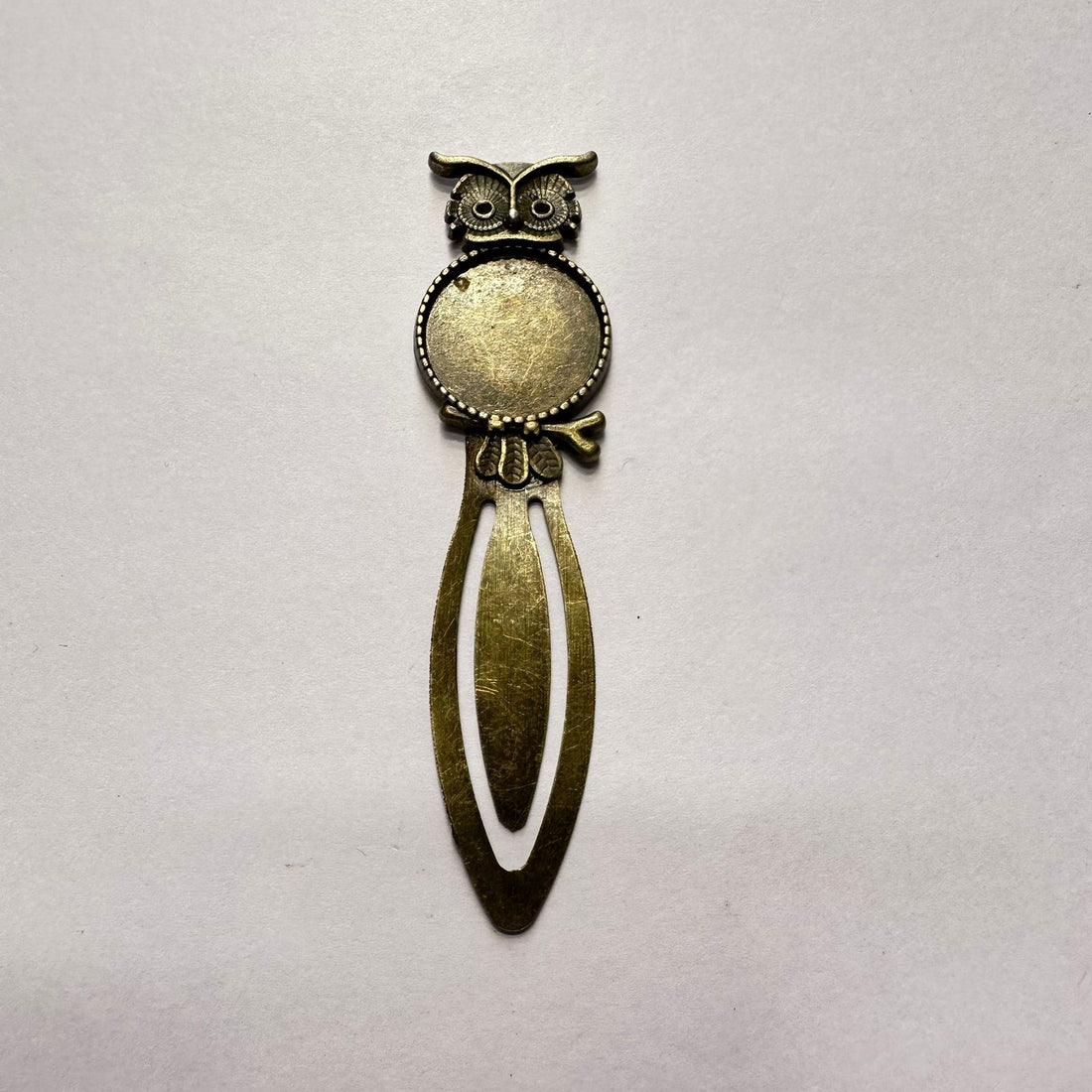 Vintage bookmark bezel