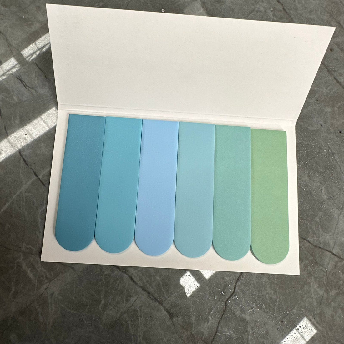 Sticky notes shades of blue