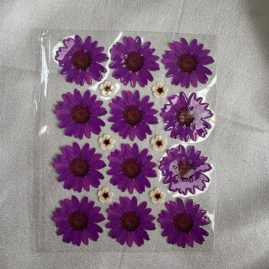 Purple daisy flower peel off sticker