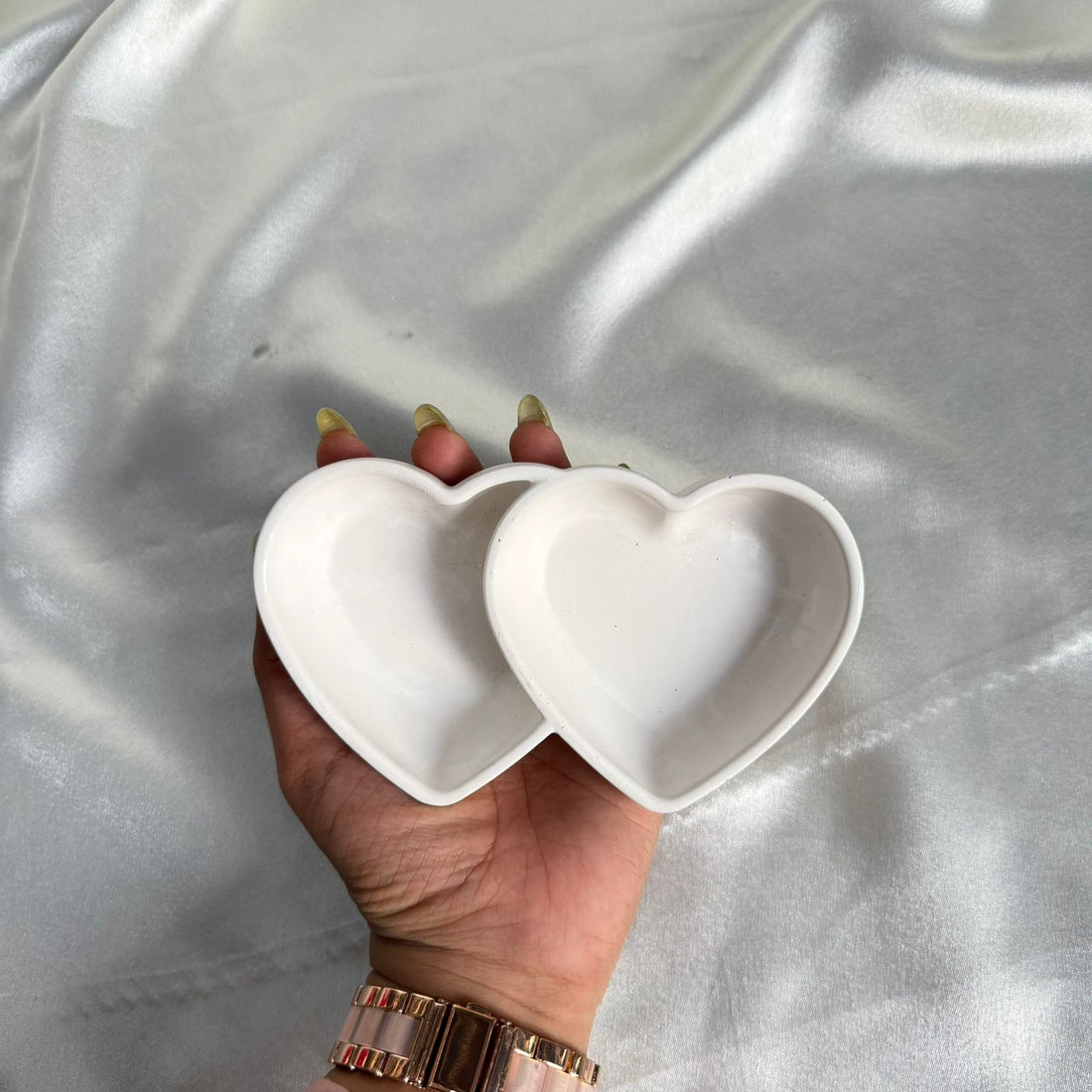 Dual heart candle plate