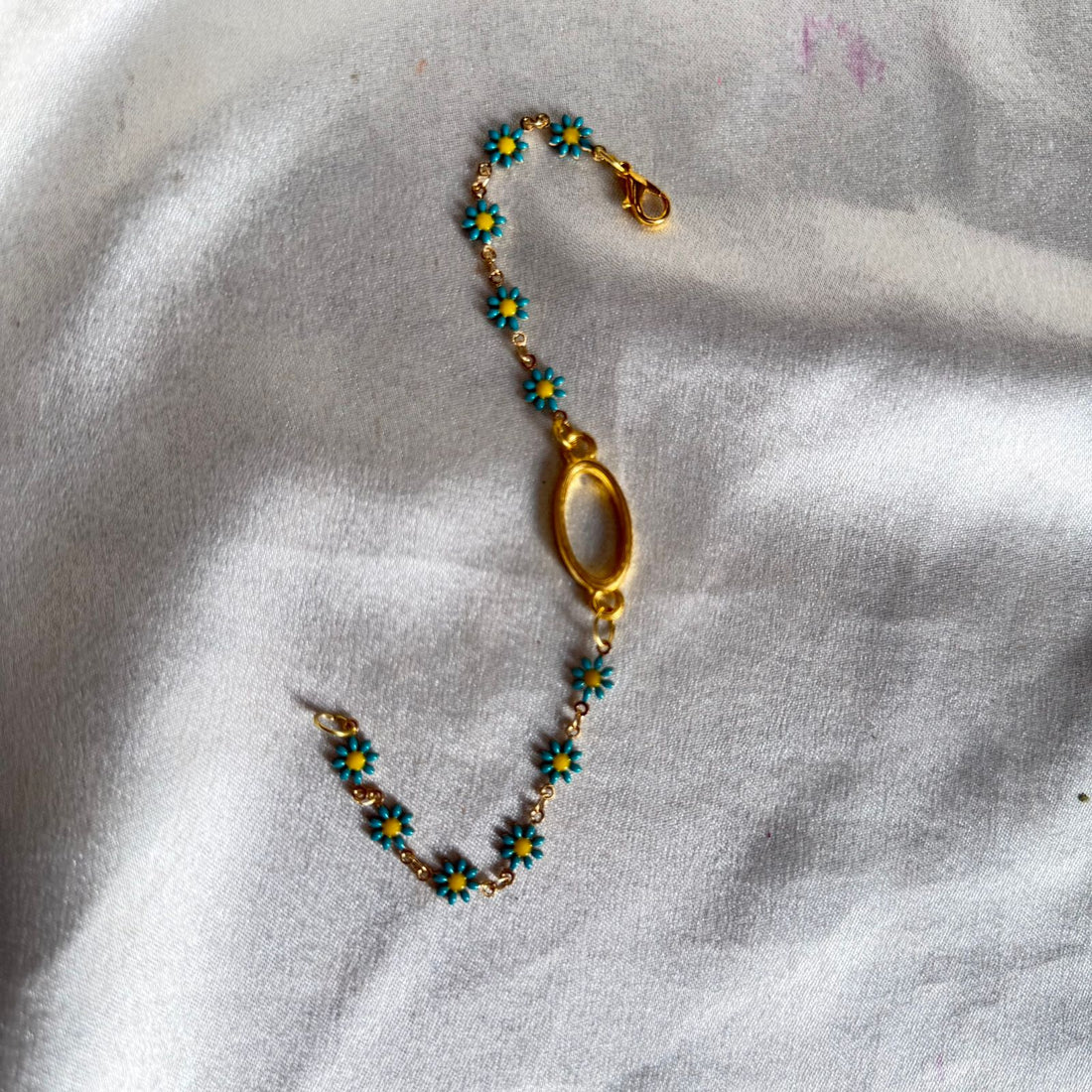 Rakhi bezel bracelet 002