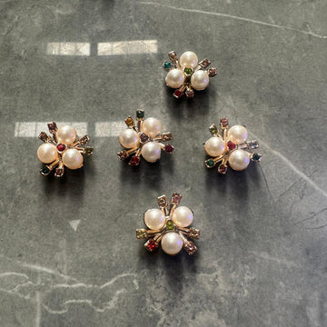 Pearl Embellished broach 002