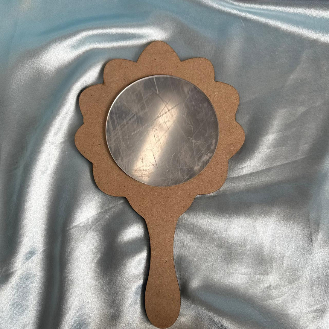Hand mirror mdf with silver acrylic 002